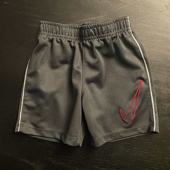 Nike shorts size 24M - Picture 3 of 4